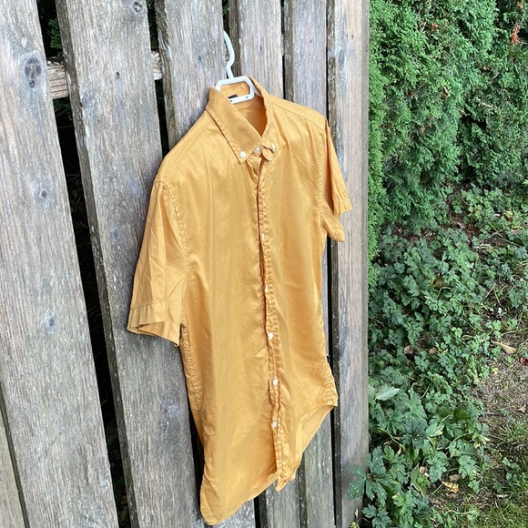 Frank & Oak Short Sleeve Paolo Button up in mustard yellow - Picture 3 of 4